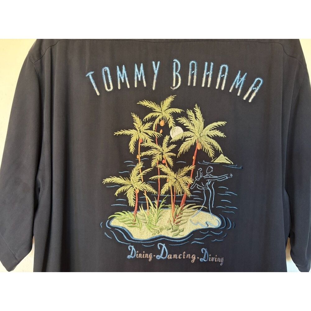 Tommy Bahama Embroidered Dining Dancing Diving Silk Camp Shirt Mens Medium Black - Picture 3 of 7